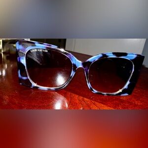 Women's Blue & Purple Tortoiseshell Cat-Eye Sunglasses